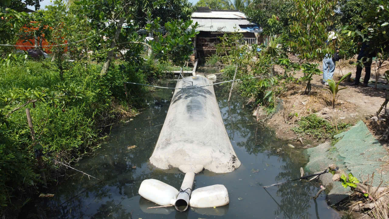 Kỹ thuật lắp túi biogas nổi trên ao
